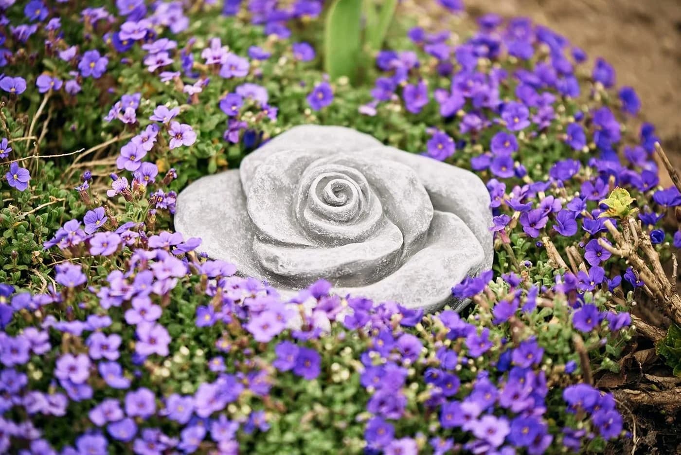 Stone and Style Gartenfigur Frostfeste große Steinblüte Rosenblüte Grau