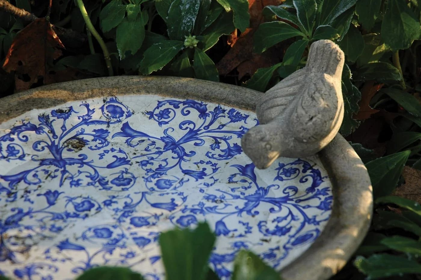 Esschert Design Barocke Vogeltränke Aged Ceramic Blau/Weiß